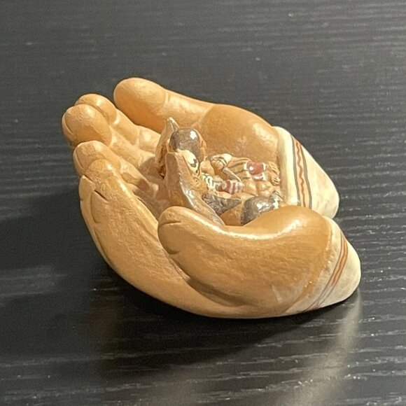 Handcrafted Clay Hands Nativity Scene Miniature Figurine - Picture 3 of 7